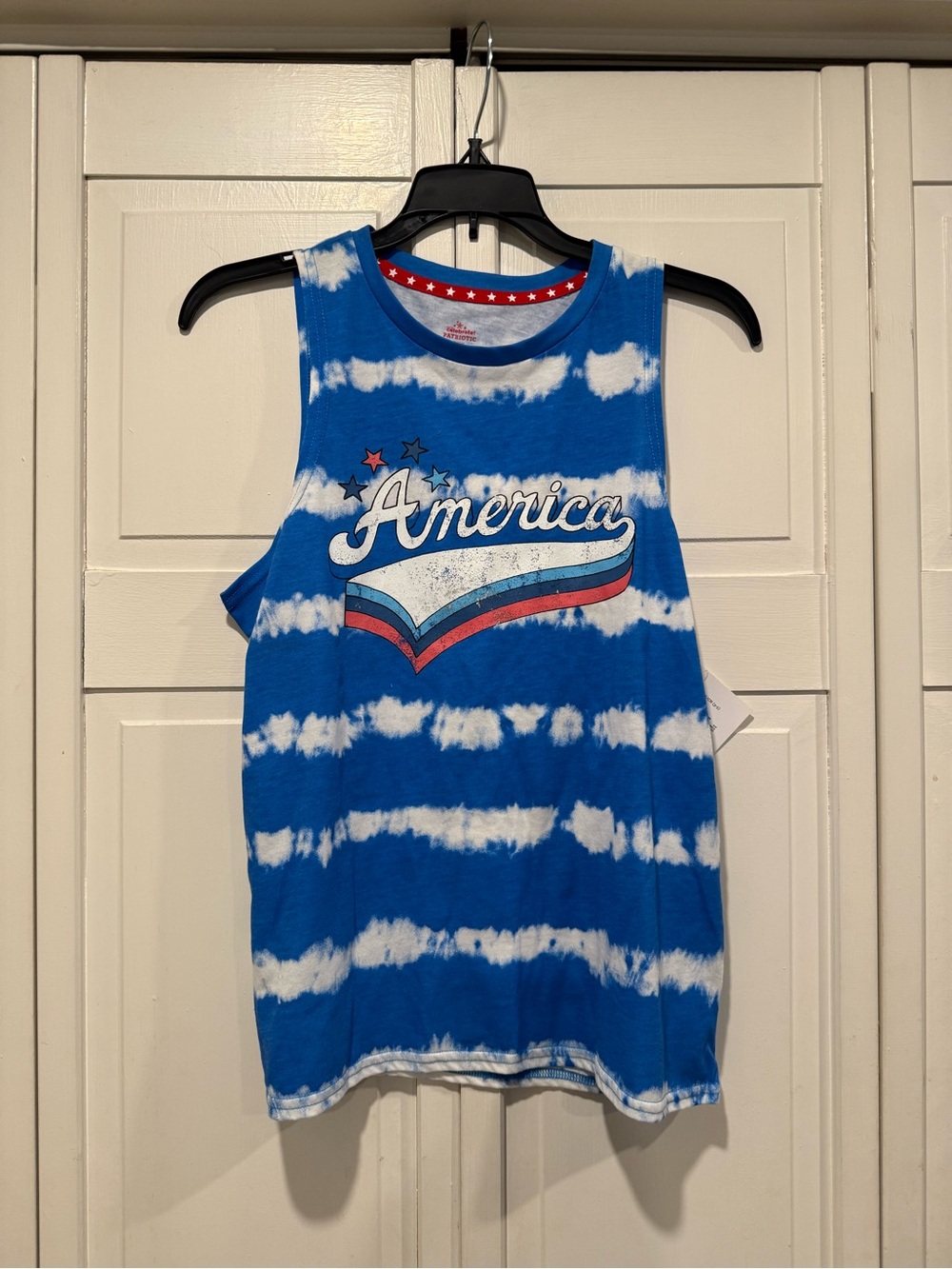 America tank‎ NWT size small